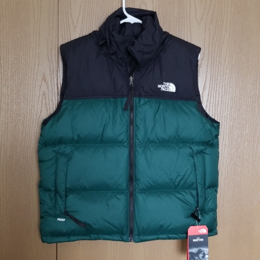 NWT The North Face vest